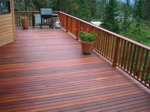 TROPICAL WOOD DECK